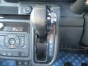 【インパネシフト】シフトはインパネについているので、足元も広々使えますよ♪