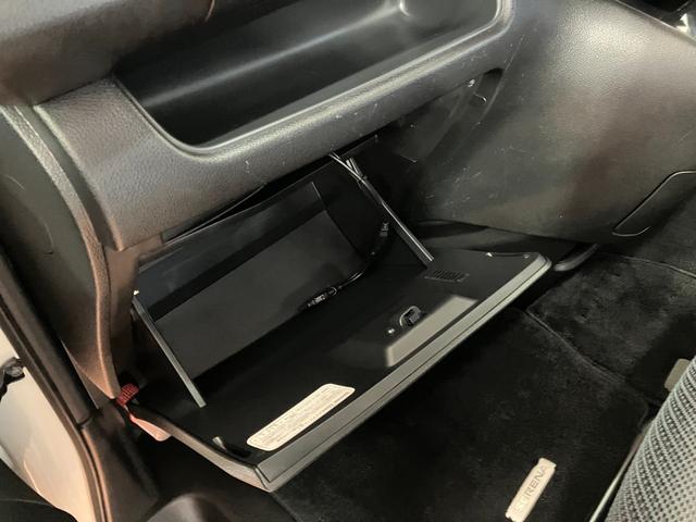 セレナ ハイウェイスター　ハイウェイスター（８名）１年保証走行距離無制限　純正ＳＤナビ　バックカメラ　フルセグＴＶ　ＤＶＤ再生　ブルートゥースオーディオ　スマートキー　クルーズコントロール　プシュスタート　両側オートスライド（32枚目）