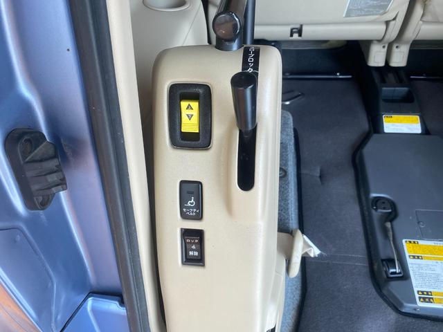 シエンタ X ウェルキャブ スローパー 車椅子移動車 福祉車輛 車椅子1台電動固定式 非課税車輛 6人乗り 純正SDナビ TV バックカメラ ブルートゥースオーディオ キーレス 車検整備付 修復歴無(6枚目)