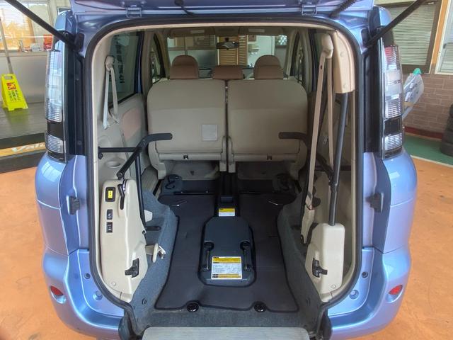 シエンタ X ウェルキャブ スローパー 車椅子移動車 福祉車輛 車椅子1台電動固定式 非課税車輛 6人乗り 純正SDナビ TV バックカメラ ブルートゥースオーディオ キーレス 車検整備付 修復歴無(8枚目)