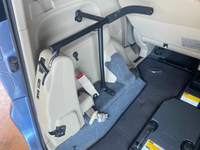 シエンタ X ウェルキャブ スローパー 車椅子移動車 福祉車輛 車椅子1台電動固定式 非課税車輛 6人乗り 純正SDナビ TV バックカメラ ブルートゥースオーディオ キーレス 車検整備付 修復歴無(12枚目)
