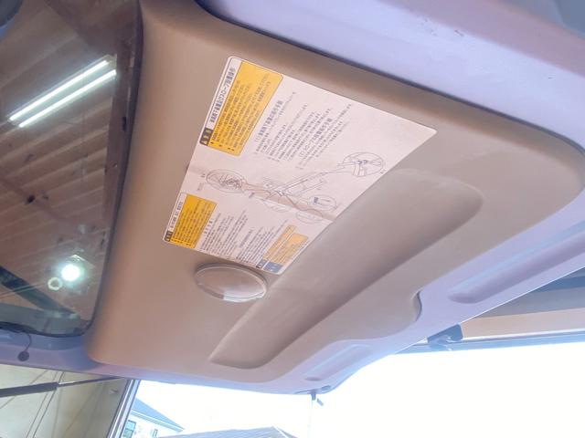 シエンタ X ウェルキャブ スローパー 車椅子移動車 福祉車輛 車椅子1台電動固定式 非課税車輛 6人乗り 純正SDナビ TV バックカメラ ブルートゥースオーディオ キーレス 車検整備付 修復歴無(21枚目)