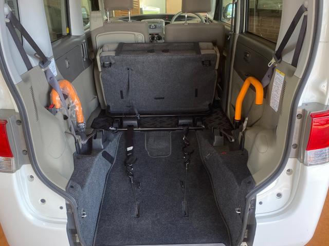 タント 　スローパーリアシート付　非課税車輛　車椅子電動固定装置　１年保証走行距離無制限　福士車輛　４人乗り　キーレス　車検整備付（5枚目）