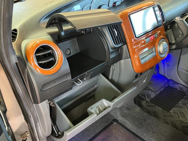 タント カスタムRS 1年保証走行距離無制限 純正SDナビ TV DVD再生 スマートキー 左オートスライドドア HID ターボ フローリングフロアー 車検整備付 修復歴無(32枚目)