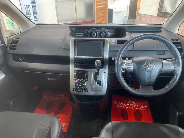 ヴォクシー ＺＳ　煌ＩＩＩ　１年保証走行距離無制限　純正ＨＤＤナビ　バックカメラ　両側オートスライドドア　ブルートゥースオーディオ　ＨＩＤ　ＥＴＣ　ドライブレコーダー　スマートキー　ＥＴＣ　ＨＩＤ　車検整備付　修復歴無（3枚目）