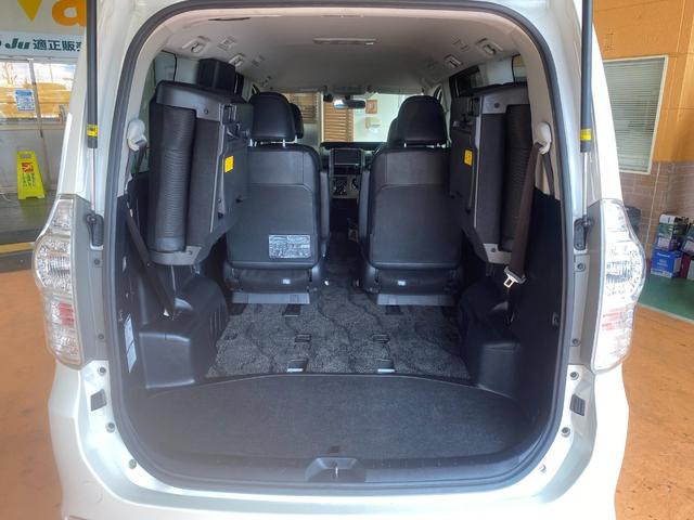 ヴォクシー ＺＳ　煌ＩＩＩ　１年保証走行距離無制限　純正ＨＤＤナビ　バックカメラ　両側オートスライドドア　ブルートゥースオーディオ　ＨＩＤ　ＥＴＣ　ドライブレコーダー　スマートキー　ＥＴＣ　ＨＩＤ　車検整備付　修復歴無（16枚目）