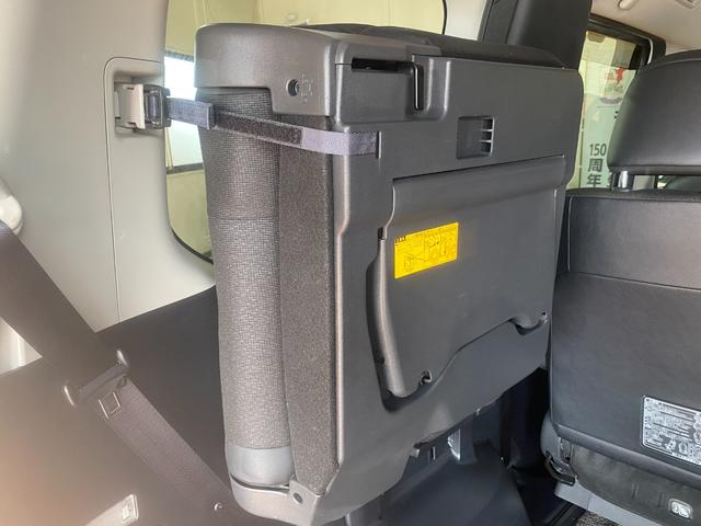 ヴォクシー ＺＳ　煌ＩＩＩ　１年保証走行距離無制限　純正ＨＤＤナビ　バックカメラ　両側オートスライドドア　ブルートゥースオーディオ　ＨＩＤ　ＥＴＣ　ドライブレコーダー　スマートキー　ＥＴＣ　ＨＩＤ　車検整備付　修復歴無（21枚目）