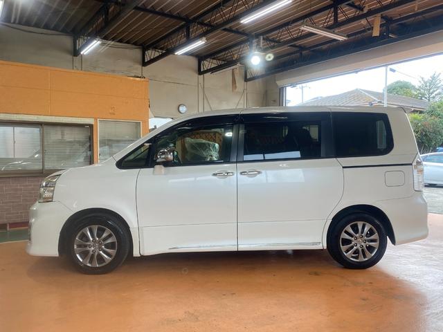 ヴォクシー ＺＳ　煌ＩＩＩ　１年保証走行距離無制限　純正ＨＤＤナビ　バックカメラ　両側オートスライドドア　ブルートゥースオーディオ　ＨＩＤ　ＥＴＣ　ドライブレコーダー　スマートキー　ＥＴＣ　ＨＩＤ　車検整備付　修復歴無（35枚目）