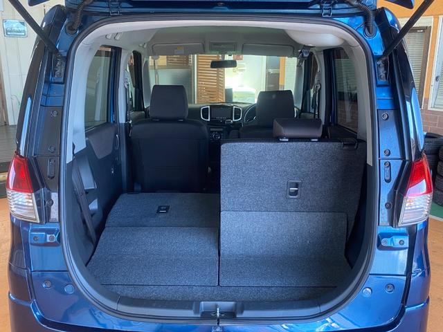 後部座席も前席同様、とても良いコンディションです！