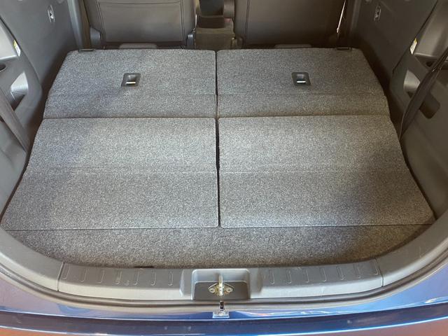 荷室のフロアもとてもキレイです！