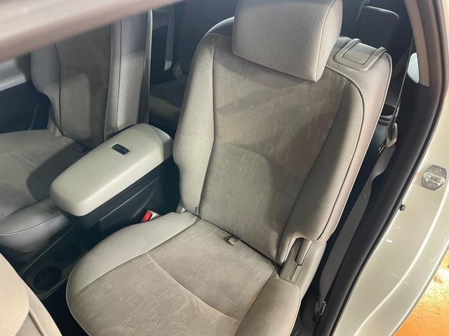 マークＸジオ ２４０Ｇ　１年保証走行距離無制限　純正ＨＤＤナビ　バックカメラ　ＤＶＤ再生　オートライト　オートエアコン　オールオートウィンドウ　１８インチアルミ　スマートキー　フロントパワーシート　車検整備付　修復歴無（11枚目）