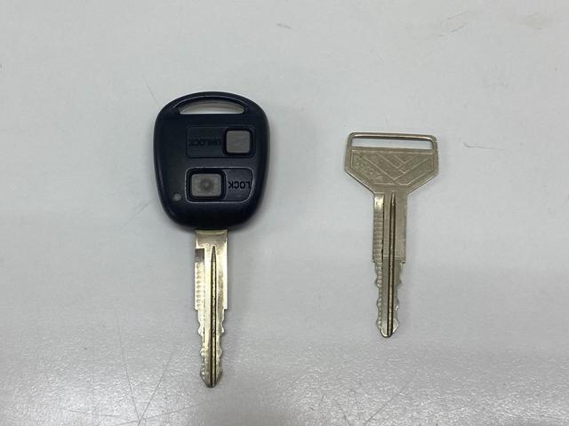 パッソ Ｘ　イロドリ　１年保証走行距離無制限　純正ＨＤＤナビ　ＴＶ　バックカメラ　ＤＶＤ再生　ミュージックサーバー　ＨＩＤ　キーレス　電動格納ミラー　車検整備付　修復歴無（7枚目）