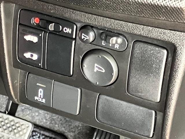 フリード Ｇ　Ｌパッケージ　１年保証走行距離無制限　純正ＨＤＤナビ　ＴＶ　バックカメラ　左オートスライドドア　ＨＩＤ　ＥＴＣ　ドライブレコーダー　キーレス　車検整備付　修復歴無（8枚目）