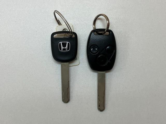 フリード Ｇ　Ｌパッケージ　１年保証走行距離無制限　純正ＨＤＤナビ　ＴＶ　バックカメラ　左オートスライドドア　ＨＩＤ　ＥＴＣ　ドライブレコーダー　キーレス　車検整備付　修復歴無（11枚目）