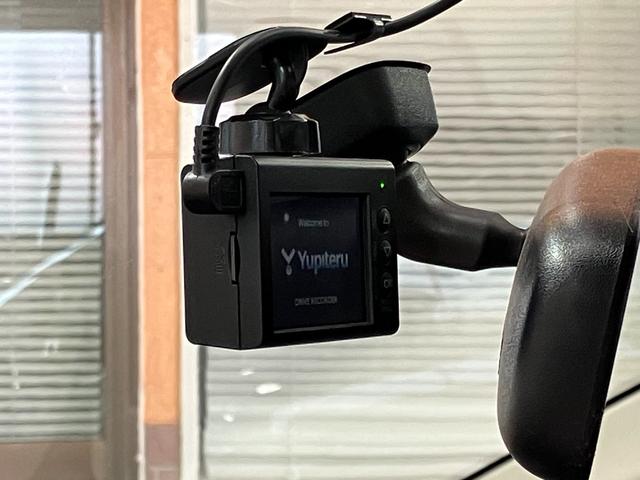 フリード Ｇ　Ｌパッケージ　１年保証走行距離無制限　純正ＨＤＤナビ　ＴＶ　バックカメラ　左オートスライドドア　ＨＩＤ　ＥＴＣ　ドライブレコーダー　キーレス　車検整備付　修復歴無（12枚目）