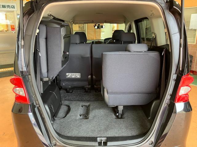 フリード Ｇ　Ｌパッケージ　１年保証走行距離無制限　純正ＨＤＤナビ　ＴＶ　バックカメラ　左オートスライドドア　ＨＩＤ　ＥＴＣ　ドライブレコーダー　キーレス　車検整備付　修復歴無（21枚目）