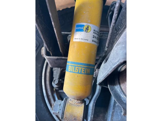 デリカスペースギア アクティブフィールドエディション　４ＷＤ　社外ＳＤナビ　フルセグＴＶ　バックカメラ　Ｂｌｕｅｔｏｏｔｈオーディオ　ビルシュタイン製ショックアブソーバー　オートサイドステップ（19枚目）