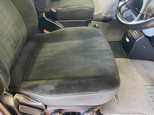 デリカスペースギア アクティブフィールドエディション　４ＷＤ　社外ＳＤナビ　フルセグＴＶ　バックカメラ　Ｂｌｕｅｔｏｏｔｈオーディオ　ビルシュタイン製ショックアブソーバー　オートサイドステップ（22枚目）