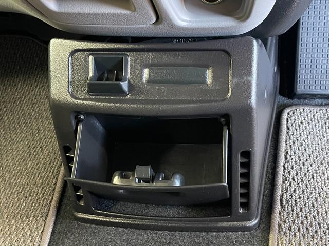 デリカスペースギア アクティブフィールドエディション　４ＷＤ　社外ＳＤナビ　フルセグＴＶ　バックカメラ　Ｂｌｕｅｔｏｏｔｈオーディオ　ビルシュタイン製ショックアブソーバー　オートサイドステップ（25枚目）