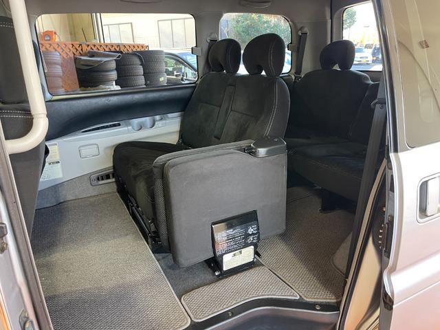 デリカスペースギア アクティブフィールドエディション　４ＷＤ　社外ＳＤナビ　フルセグＴＶ　バックカメラ　Ｂｌｕｅｔｏｏｔｈオーディオ　ビルシュタイン製ショックアブソーバー　オートサイドステップ（29枚目）