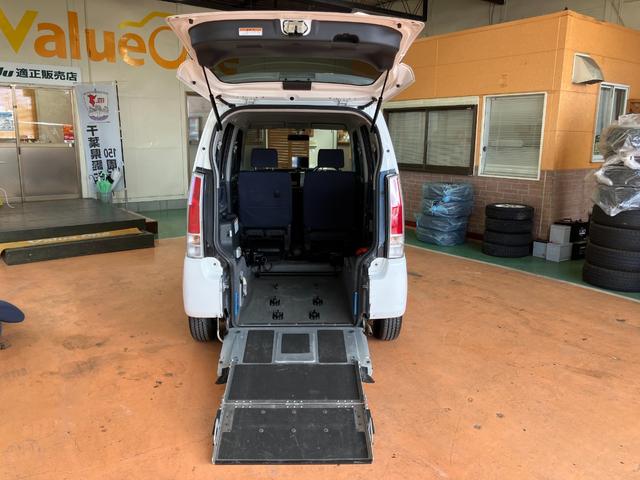 ワゴンＲ 　スローパー　１年保証走行距離無制限　車椅子移動車　福士車輛　非課税車輛　　ポータブルナビ　ＴＶ　ＥＴＣ　キーレス　脱着式リアシート　１２か月法定点検　修復歴無（3枚目）