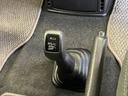 アクティブフィールドエディション　４ＷＤ　社外ＳＤナビ　フルセグＴＶ　バックカメラ　Ｂｌｕｅｔｏｏｔｈオーディオ　ビルシュタイン製ショックアブソーバー　オートサイドステップ（24枚目）