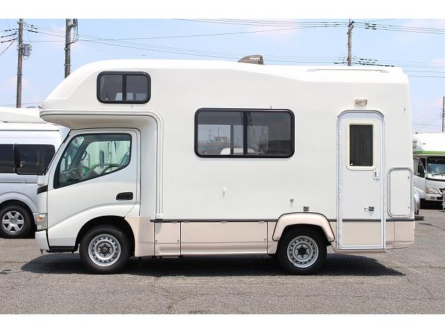 キャンピングカー ナッツRV ミラージュ 1500Wインバーター シンク コンロ 架装部TV 走行中リアヒータークーラー 走行充電 ツインサブ ルーフベント 走行充電 外部充電 7名乗車6名就寝(27枚目)