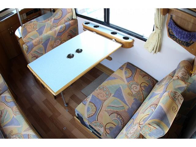 キャンピングカー ナッツRV ミラージュ 1500Wインバーター シンク コンロ 架装部TV 走行中リアヒータークーラー 走行充電 ツインサブ ルーフベント 走行充電 外部充電 7名乗車6名就寝(80枚目)