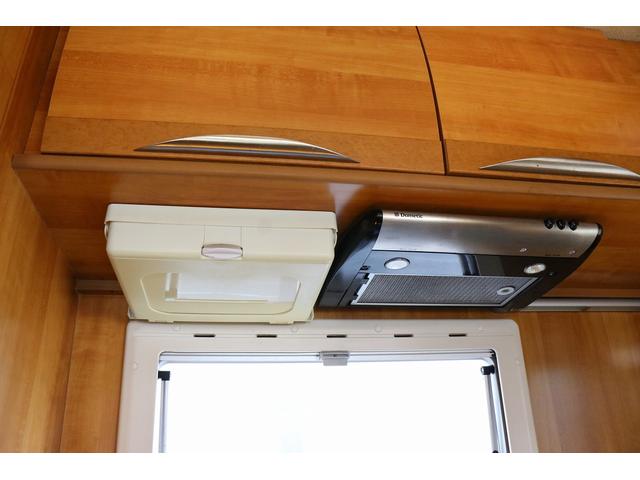 カムロード 　バンテック　ジル　ベバストＦＦヒーター　ウインドウエアコン　ソーラーパネル　温水ボイラー　１５００Ｗインバーター　カセット式トイレ　電子レンジ　冷蔵庫　シンク　コンロ　ＦＩＡＭＭＡサイドオーニング（44枚目）