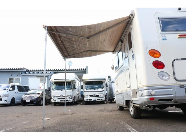 カムロード 　バンテック　ジル　ベバストＦＦヒーター　ウインドウエアコン　ソーラーパネル　温水ボイラー　１５００Ｗインバーター　カセット式トイレ　電子レンジ　冷蔵庫　シンク　コンロ　ＦＩＡＭＭＡサイドオーニング（78枚目）