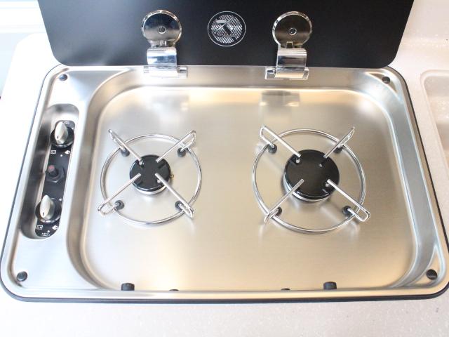デュカト ローラーチーム　リビングストーンＫＪ　燃料タンク９０Ｌ　右ハンドル　セーフティーパック　パーキングセンサー　バンフロントスカイルーフ　トルマコンビ燃料式（8枚目）