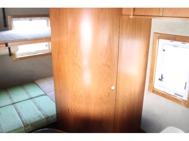 トヨタ グランドハイエース　ティアラ　（ツインサブバッテリー）（１５００Ｗインバーター）（ベバスト製ＦＦヒーター）（サイドオーニング）（ルーフベント）（ＤＣ冷蔵庫）（走行充電）（コンバーター）（14枚目）