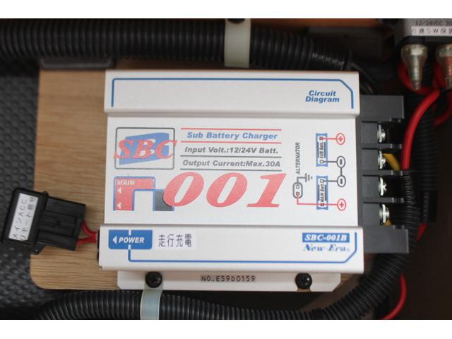 ハイエースバン ビークル　クッチェッタ　ファミーユ　（シングルサブバッテリー）（ＤＣ冷蔵庫４０Ｌ）（アウターシャワー）（走行充電）（外部電源）（15枚目）