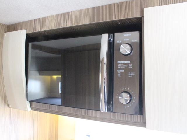カムロード バンテック　ジル５２０　（トリプルサブバッテリー）（ベバスト製ＦＦヒーター）（温水ボイラー）（家庭用エアコン）（１５００Ｗインバーター）（ルーフベント）（サイドオーニング）（電子レンジ）（走行充電）（コンバーター）（22枚目）