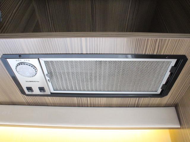 カムロード バンテック　ジル５２０　（トリプルサブバッテリー）（ベバスト製ＦＦヒーター）（温水ボイラー）（家庭用エアコン）（１５００Ｗインバーター）（ルーフベント）（サイドオーニング）（電子レンジ）（走行充電）（コンバーター）（38枚目）