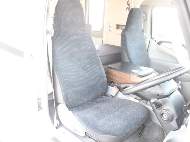 カムロード バンテック　ジル５２０　（トリプルサブバッテリー）（ベバスト製ＦＦヒーター）（温水ボイラー）（家庭用エアコン）（１５００Ｗインバーター）（ルーフベント）（サイドオーニング）（電子レンジ）（走行充電）（コンバーター）（39枚目）