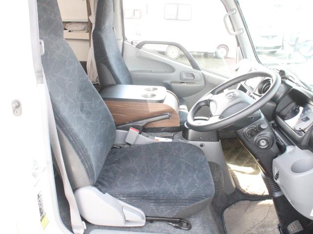 カムロード バンテック　ジル５２０　（トリプルサブバッテリー）（ベバスト製ＦＦヒーター）（温水ボイラー）（家庭用エアコン）（１５００Ｗインバーター）（ルーフベント）（サイドオーニング）（電子レンジ）（走行充電）（コンバーター）（40枚目）