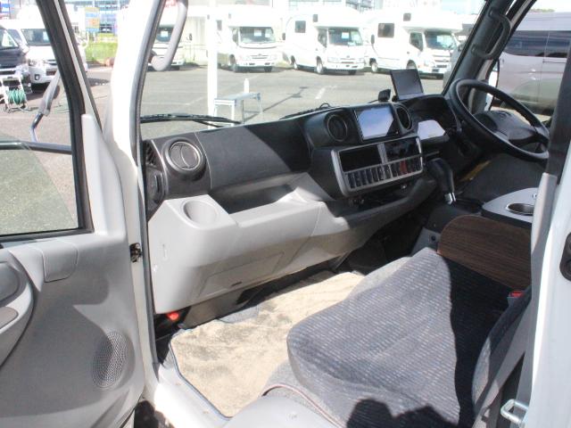 カムロード バンテック　ジル５２０　（トリプルサブバッテリー）（ベバスト製ＦＦヒーター）（温水ボイラー）（家庭用エアコン）（１５００Ｗインバーター）（ルーフベント）（サイドオーニング）（電子レンジ）（走行充電）（コンバーター）（51枚目）