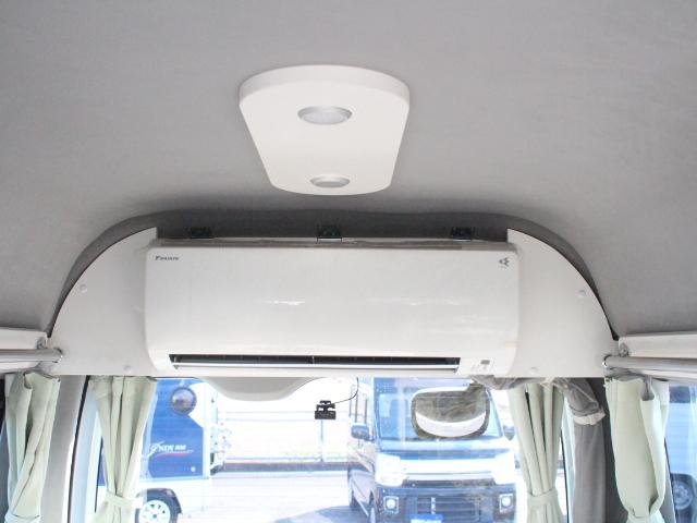 ハイエースバン キャンパー鹿児島 バース (リチウムバッテリー)(1500Wインバーター)(ベバスト製FFヒーター)(家庭用エアコン)(DC冷蔵庫)(電子レンジ)(コンバーター)(走行充電)(シンク)(32枚目)