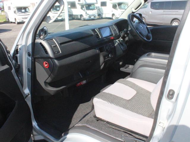 ハイエースバン キャンパー鹿児島 バース (リチウムバッテリー)(1500Wインバーター)(ベバスト製FFヒーター)(家庭用エアコン)(DC冷蔵庫)(電子レンジ)(コンバーター)(走行充電)(シンク)(42枚目)