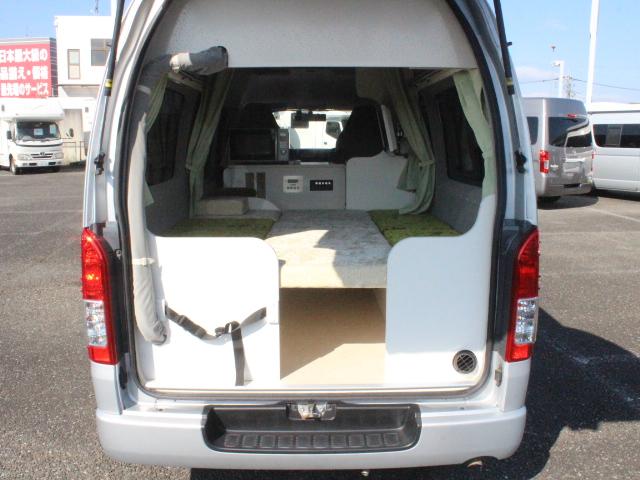 ハイエースバン キャンパー鹿児島 バース (リチウムバッテリー)(1500Wインバーター)(ベバスト製FFヒーター)(家庭用エアコン)(DC冷蔵庫)(電子レンジ)(コンバーター)(走行充電)(シンク)(48枚目)