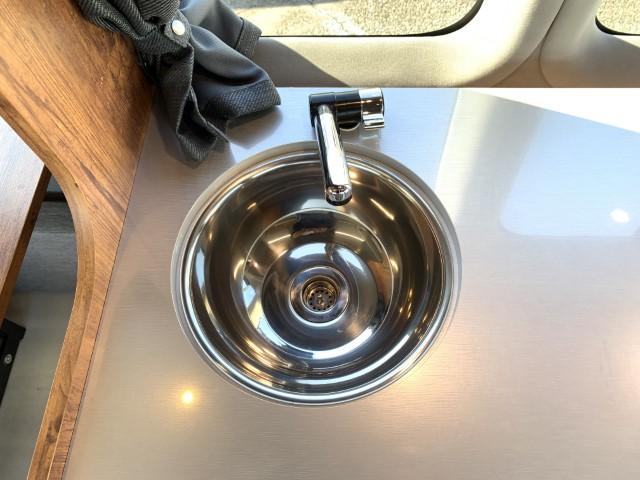 ハイエースバン フレックス モビーディック SH01 (シングルサブバッテリー)(FFヒーター)(400Wインバーター)(走行充電)(コンバーター)(デジタルインナーミラー)(DC冷蔵庫)(リアスピーカー)(11枚目)