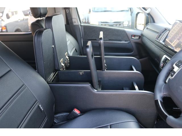 ハイエースワゴン ＧＬ　ロング　内装架装ｆａｍｉｌｉａｒ　ＦＦヒーター　ＢＩＧＸ　ＯＰＴＭサウンド　ＮＣ－１アルミ　シートカバー　ドアバイザー　ルーフスピーカー　ＥＴＣ　センターコンソール　ＬＥＤテール　エアロ　サブバッテリー（31枚目）