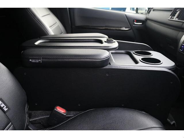 ハイエースバン スーパーＧＬ　ダークプライムＩＩ　ＭＢカスタム　ＢＩＧＸ　フローリング　ベッドキット　ルーフスピーカー　シートカバー　ダウンライト　サイドバー　アミエース　フローリング　ファルケン　Ｗ１１　１７インチ　ＥＴＣ　センターコンソール（14枚目）