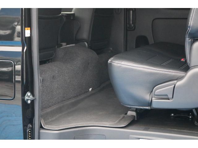 ハイエースバン スーパーＧＬ　ダークプライムＩＩ　ＭＢカスタム　ＢＩＧＸ　フローリング　ベッドキット　ルーフスピーカー　シートカバー　ダウンライト　サイドバー　アミエース　フローリング　ファルケン　Ｗ１１　１７インチ　ＥＴＣ　センターコンソール（37枚目）