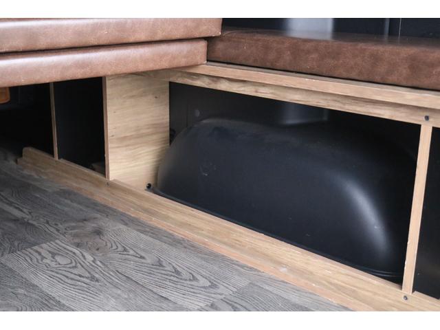 ハイエースバン ロングワイドスーパーGL 丸目フェイスチェンジ ベッドキット ETC フロアマット CFカーゴマット シートカバー キャメル インテリアパネル オープンカントリー ガンメタ ブラウン 4WD ワイドバン カスタム(80枚目)