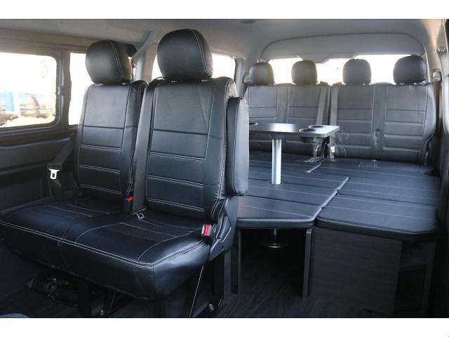 ハイエースワゴン GL ロング familiar センターテーブル フラット フローリング施工 ナビ ETC フリップダウンモニター シートカバー ULTIMATE LEDテール NT-1 16インチ デジタルインナーミラー PVM(2枚目)