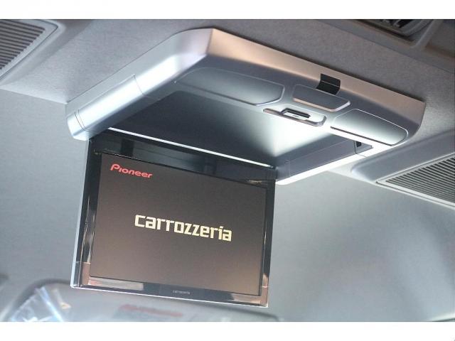 ハイエースワゴン GL ロング familiar センターテーブル フラット フローリング施工 ナビ ETC フリップダウンモニター シートカバー ULTIMATE LEDテール NT-1 16インチ デジタルインナーミラー PVM(5枚目)