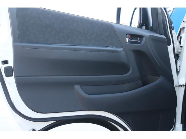 ハイエースワゴン GL ロング familiar センターテーブル フラット フローリング施工 ナビ ETC フリップダウンモニター シートカバー ULTIMATE LEDテール NT-1 16インチ デジタルインナーミラー PVM(38枚目)