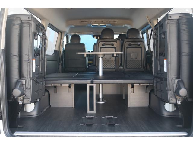 ハイエースワゴン GL ロング familiar センターテーブル フラット フローリング施工 ナビ ETC フリップダウンモニター シートカバー ULTIMATE LEDテール NT-1 16インチ デジタルインナーミラー PVM(39枚目)